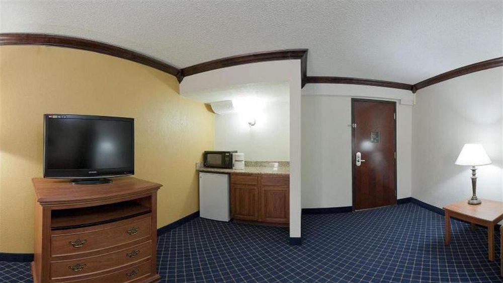 Holiday Inn Express & Suites Nashville-I-40 & I-24 Dış mekan fotoğraf