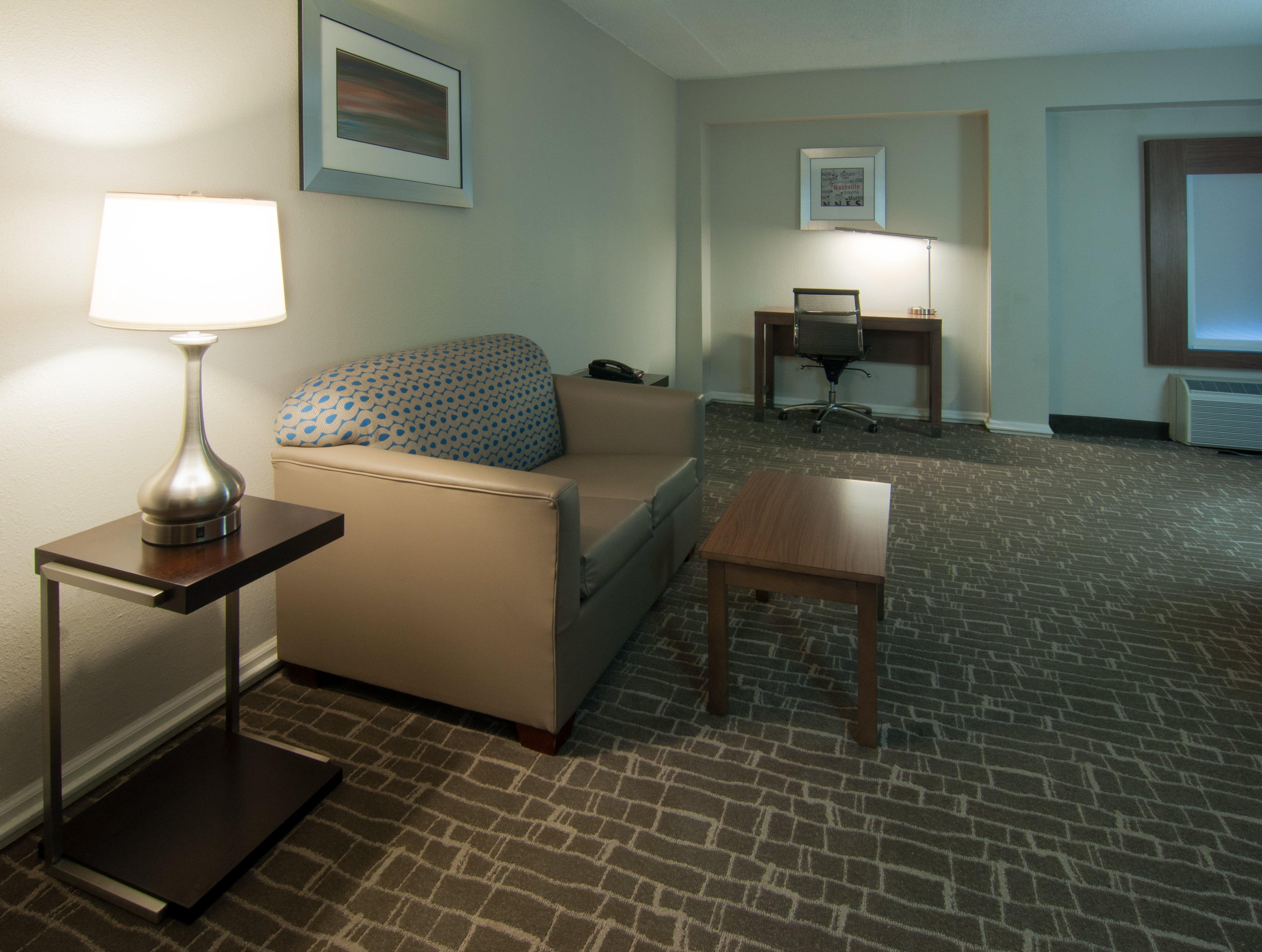 Holiday Inn Express & Suites Nashville-I-40 & I-24 Dış mekan fotoğraf