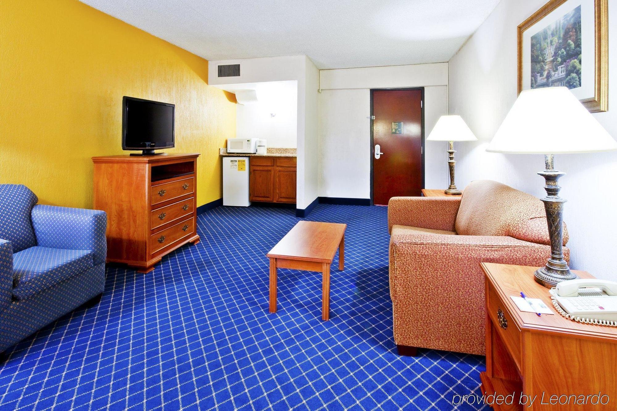 Holiday Inn Express & Suites Nashville-I-40 & I-24 Oda fotoğraf