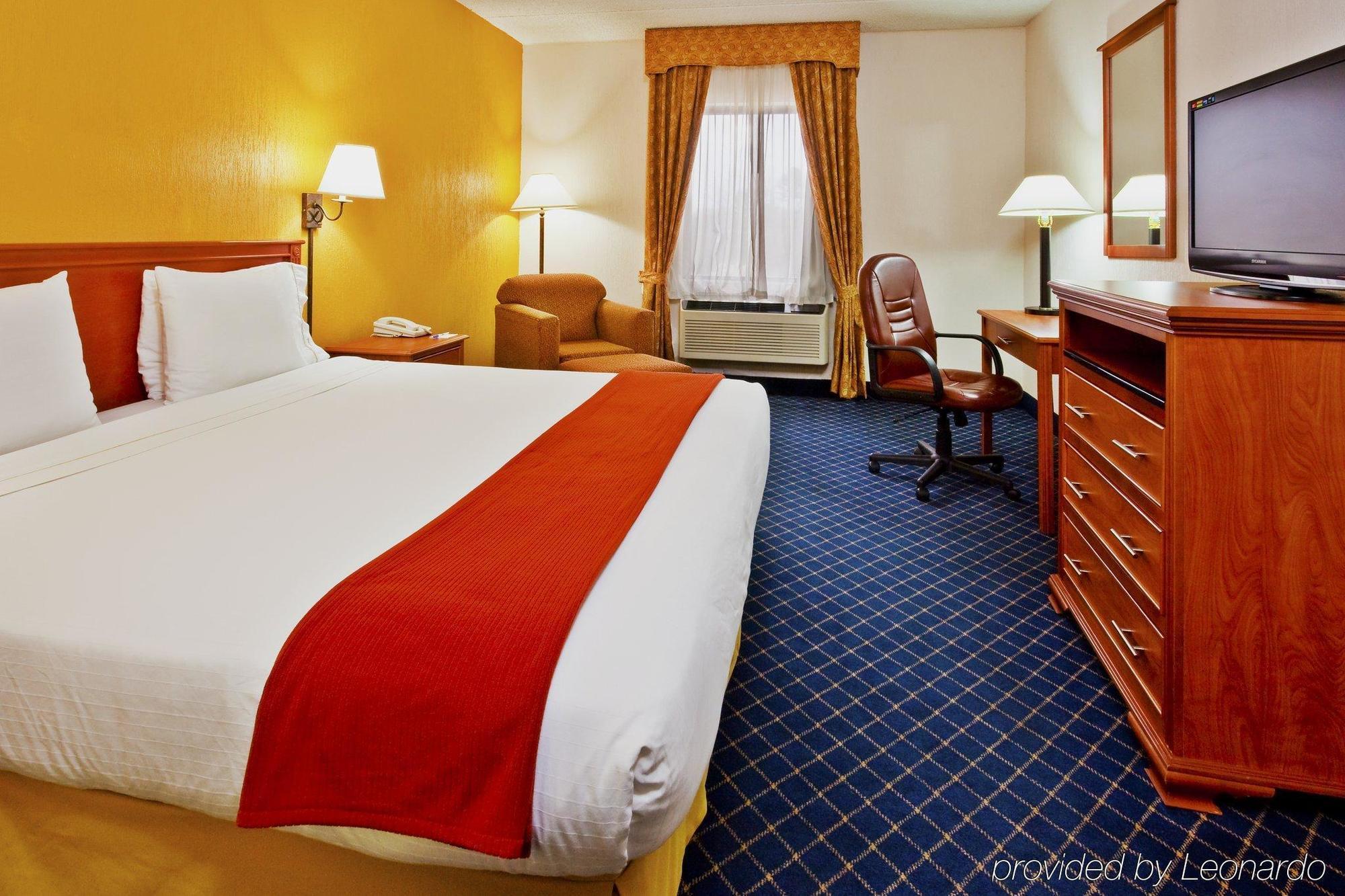 Holiday Inn Express & Suites Nashville-I-40 & I-24 Dış mekan fotoğraf