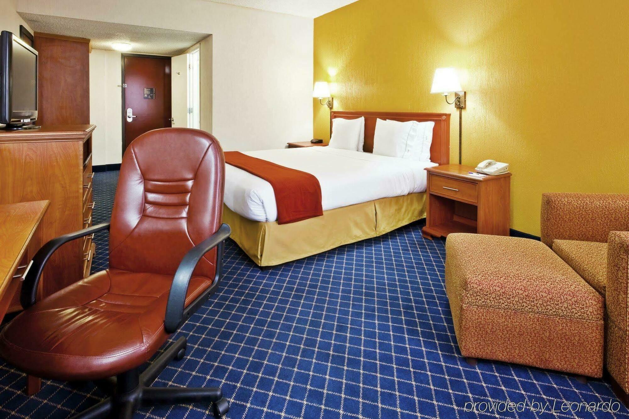 Holiday Inn Express & Suites Nashville-I-40 & I-24 Dış mekan fotoğraf